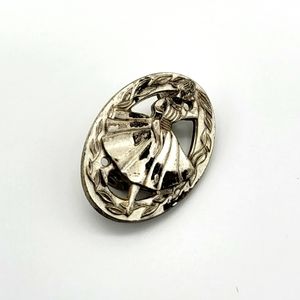 Vintage Singer young style maker contest qualifiers award pin